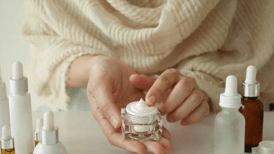 wellhealthorganic.com:winter-skin-care-tips-home-remedies-to-keep-your-skin-moisturised